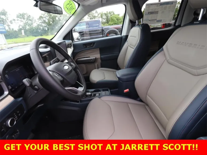 2025 Ford Maverick Lariat photo 1