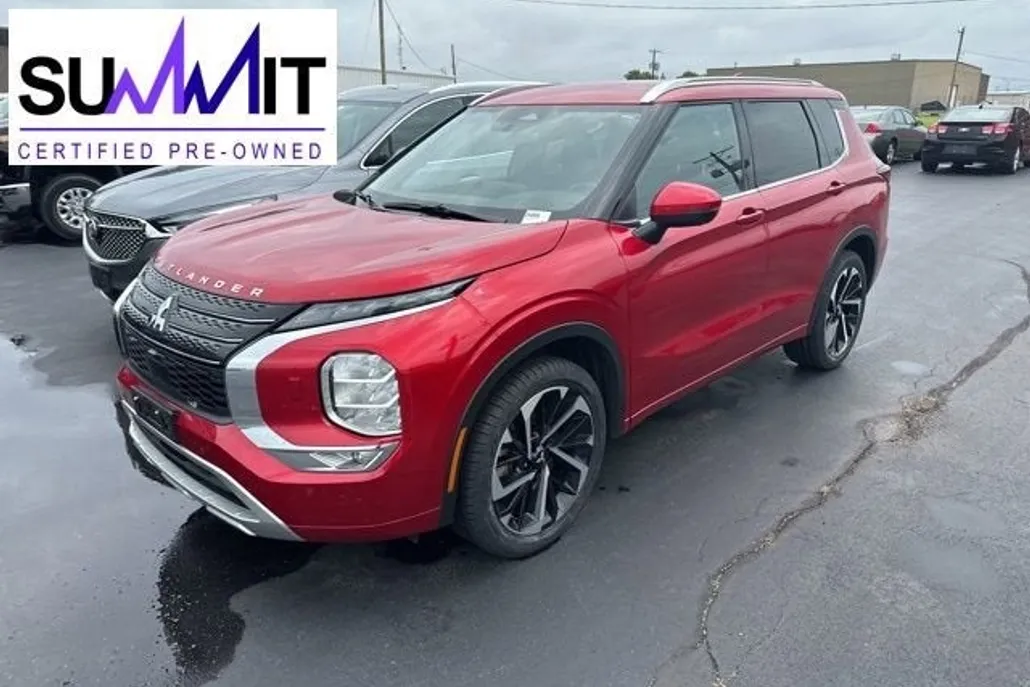 2024 Mitsubishi Outlander SEL photo 1