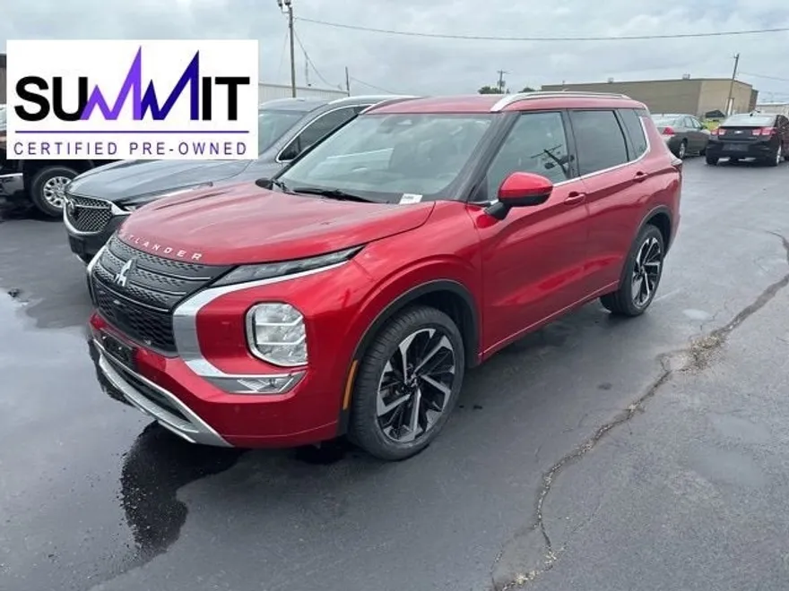 2024 Mitsubishi Outlander SEL photo 1