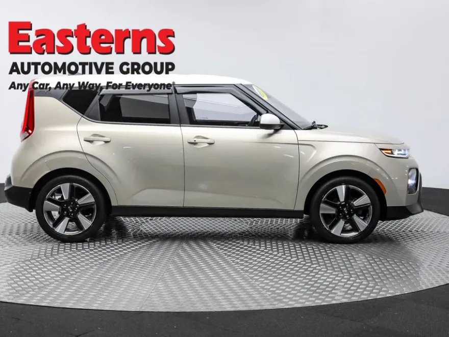 2020 Kia Soul EX photo 1