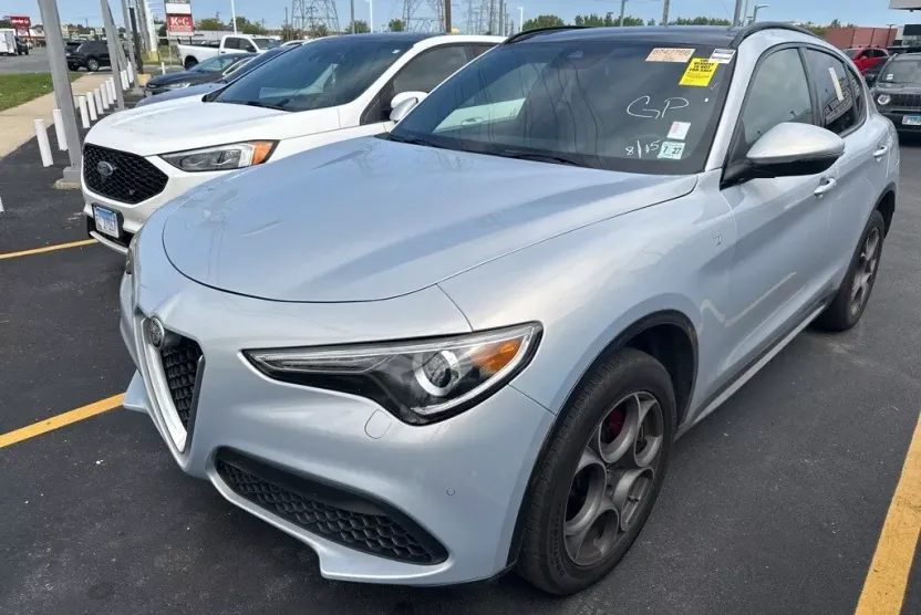 2022 Alfa Romeo Stelvio Ti Sport photo 1
