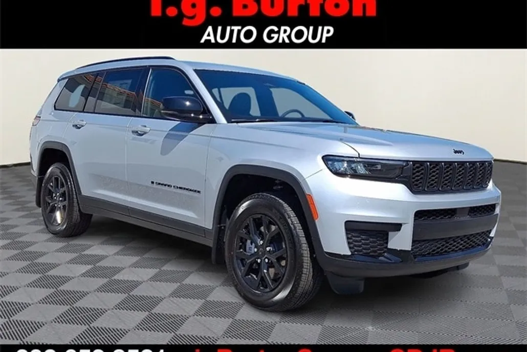 2025 Jeep Grand Cherokee Altitude photo 1