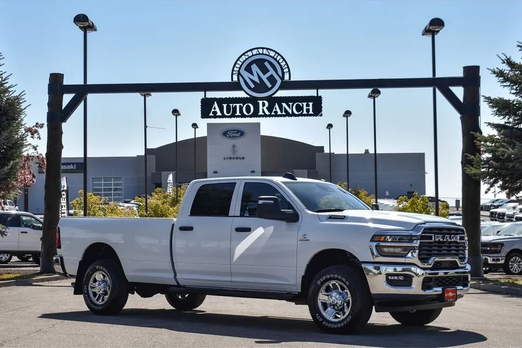 2025 Ram 3500 Tradesman photo 1