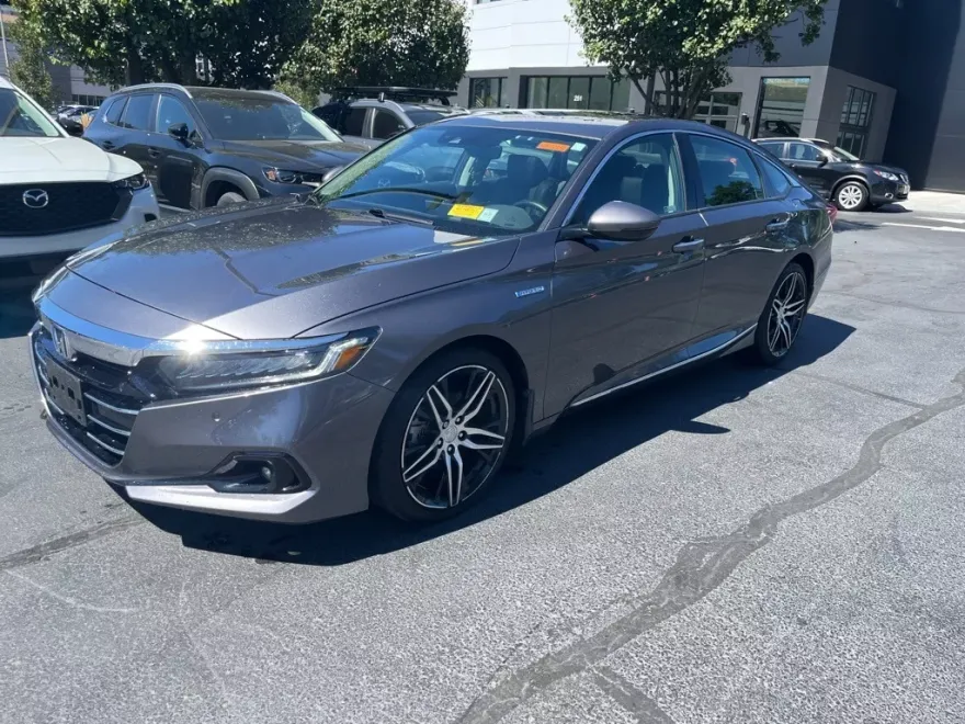 2022 Honda Accord Hybrid Touring photo 1