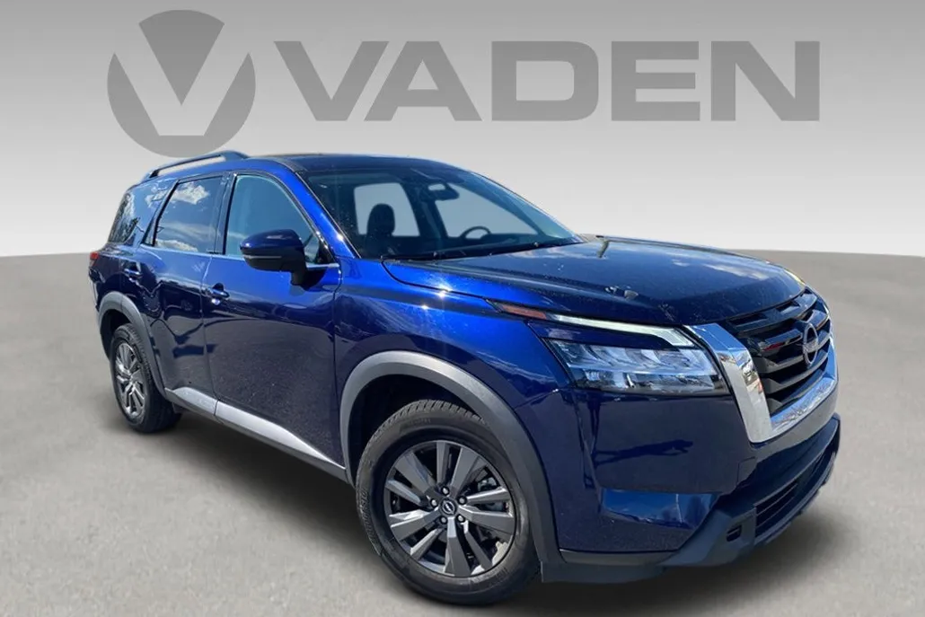 2022 Nissan Pathfinder SV photo 1