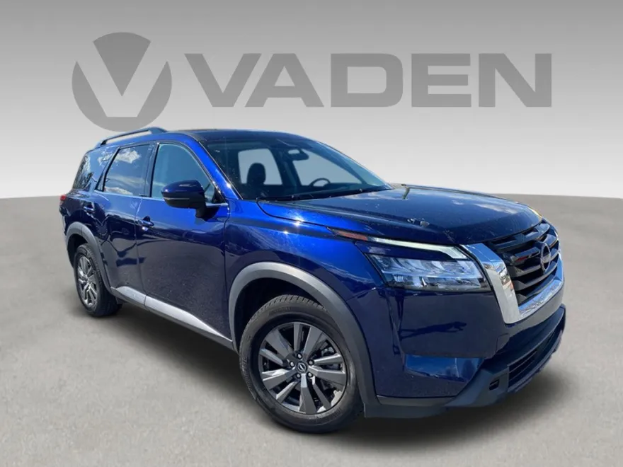 2022 Nissan Pathfinder SV photo 1