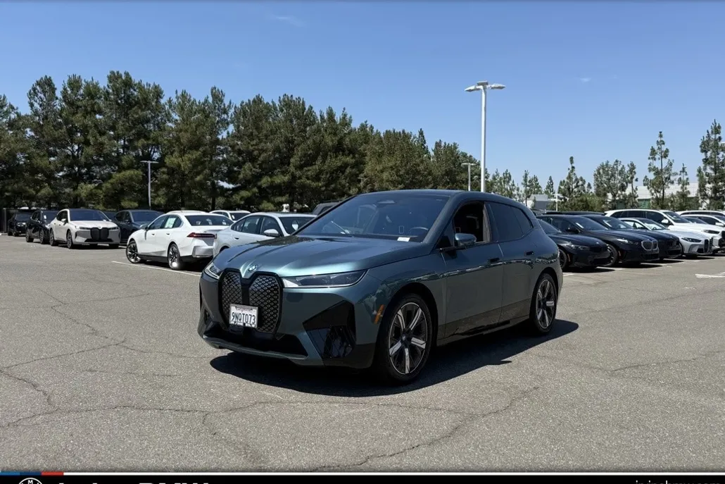 2025 Bmw iX photo 1