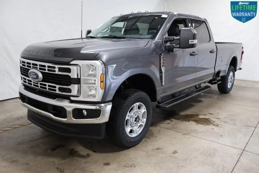 2026 Ford F-350 XLT photo 1