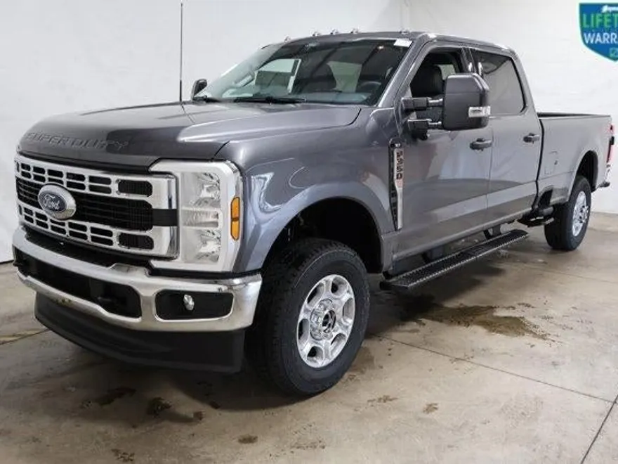 2026 Ford F-350 XLT photo 1