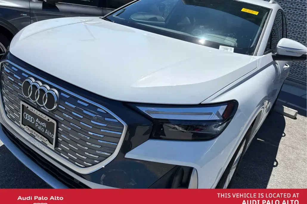 2024 Audi Q4 E-tron Premium Plus photo 1