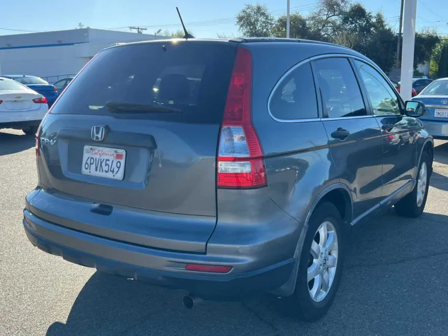 2011 Honda CR-V SE photo 1