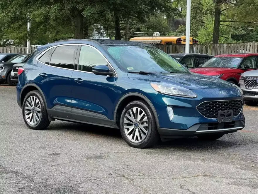 2020 Ford Escape Titanium Hybrid photo 1