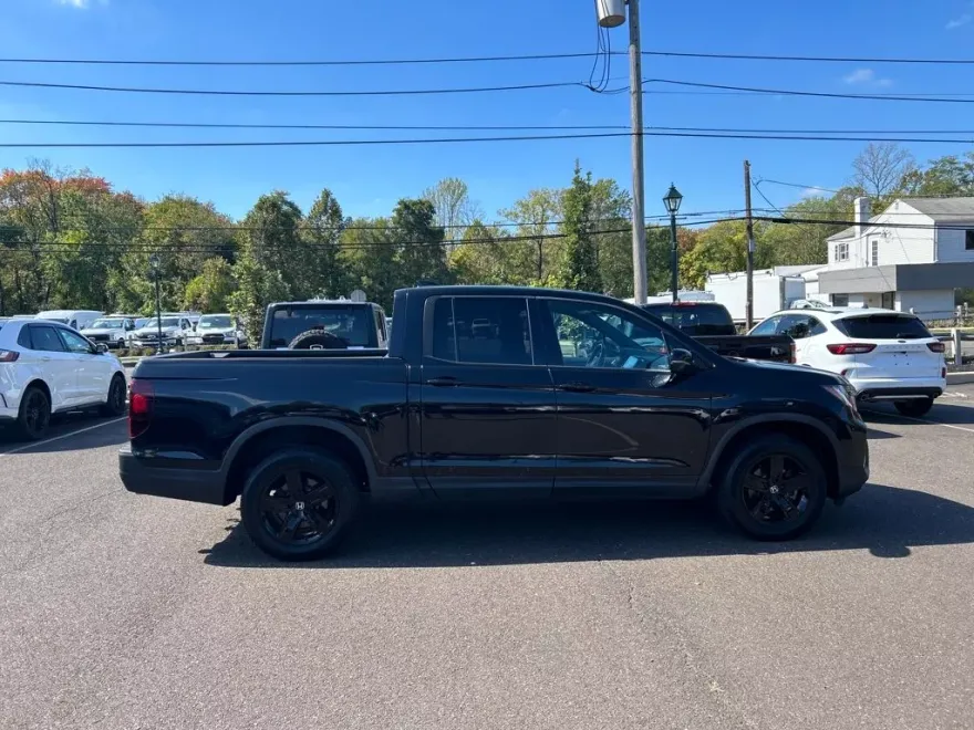 2023 Honda Ridgeline Black Edition photo 1