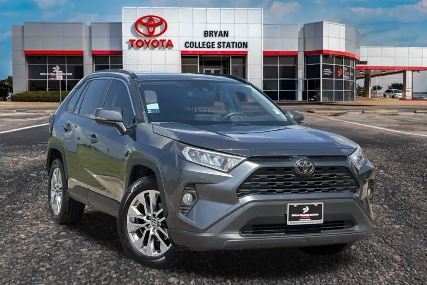 2020 Toyota RAV4 XLE Premium photo 1