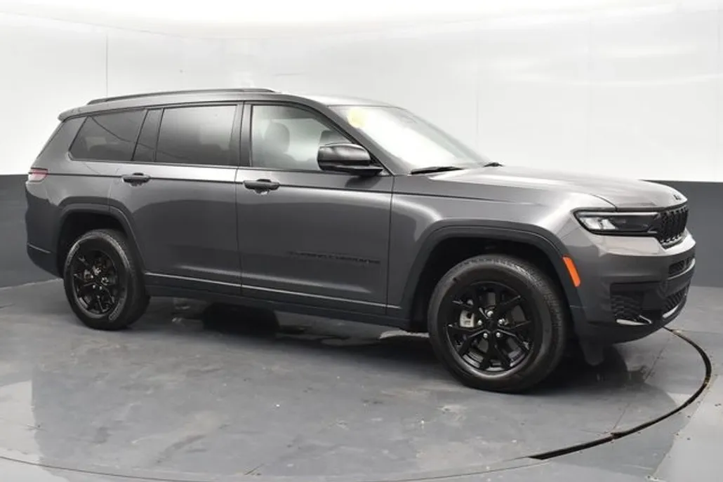 2024 Jeep Grand Cherokee Altitude photo 1