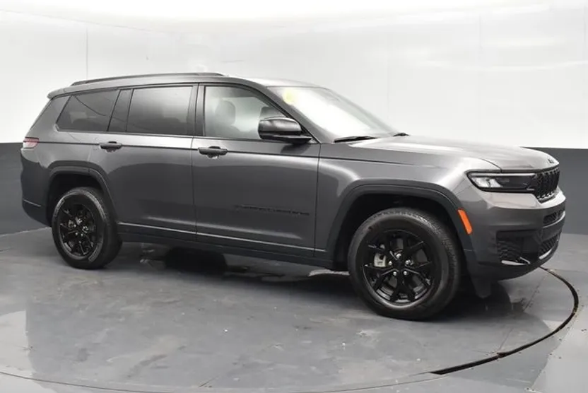 2024 Jeep Grand Cherokee Altitude photo 1