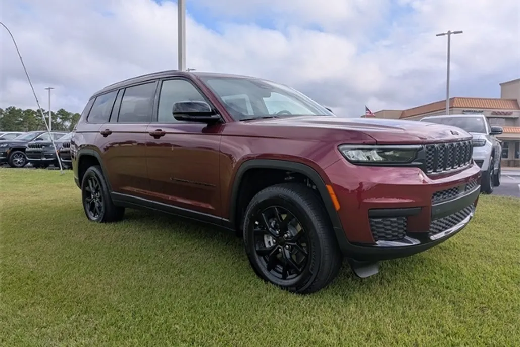 2025 Jeep Grand Cherokee Altitude X photo 1