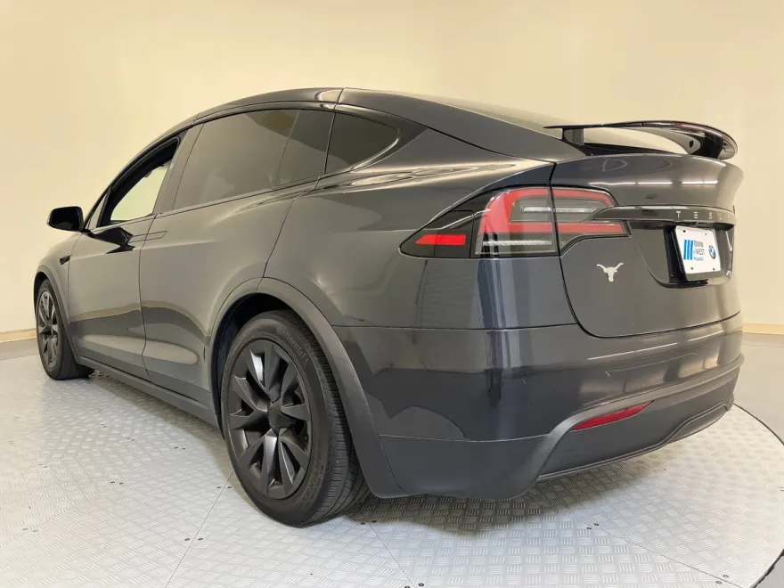 2024 Tesla Model X photo 2