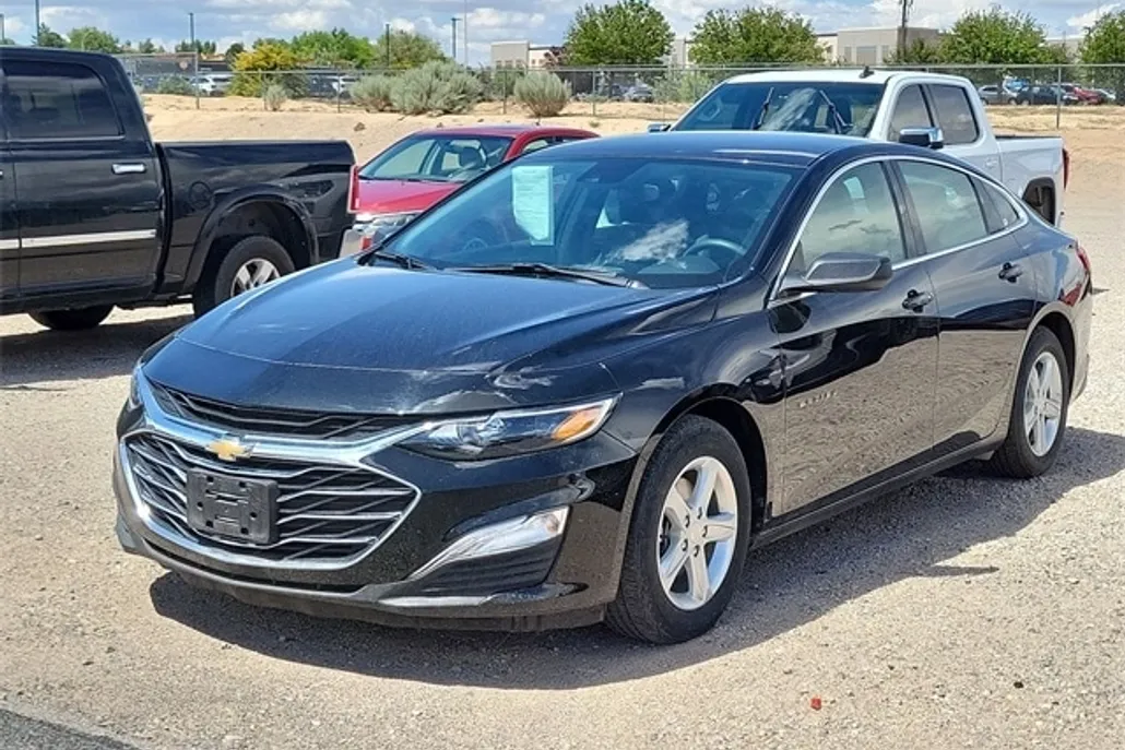 2024 Chevrolet Malibu LS photo 1