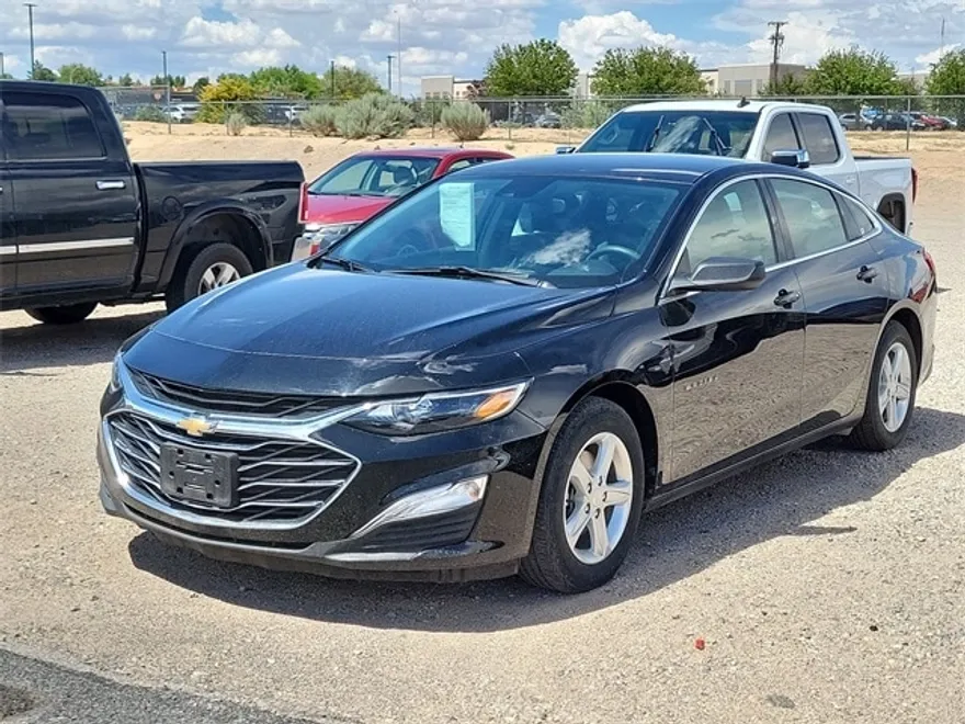 2024 Chevrolet Malibu LS photo 1