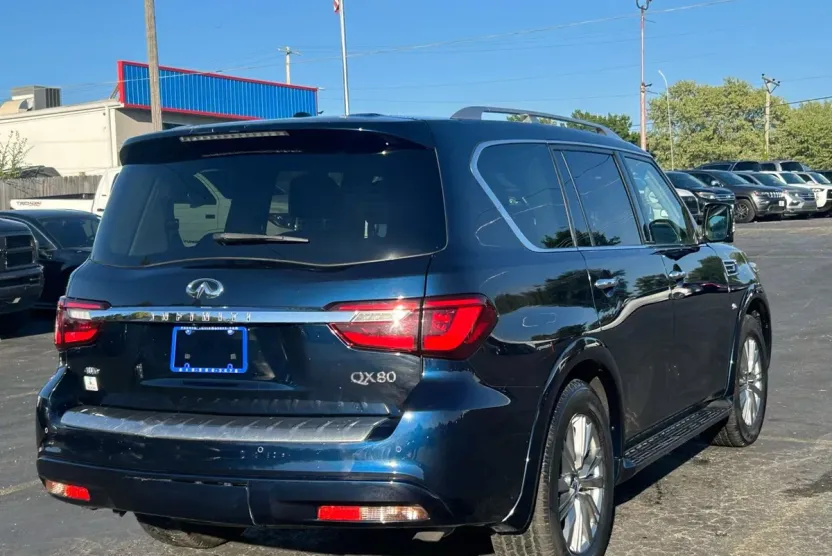 2020 Infiniti QX80 Luxe photo 1