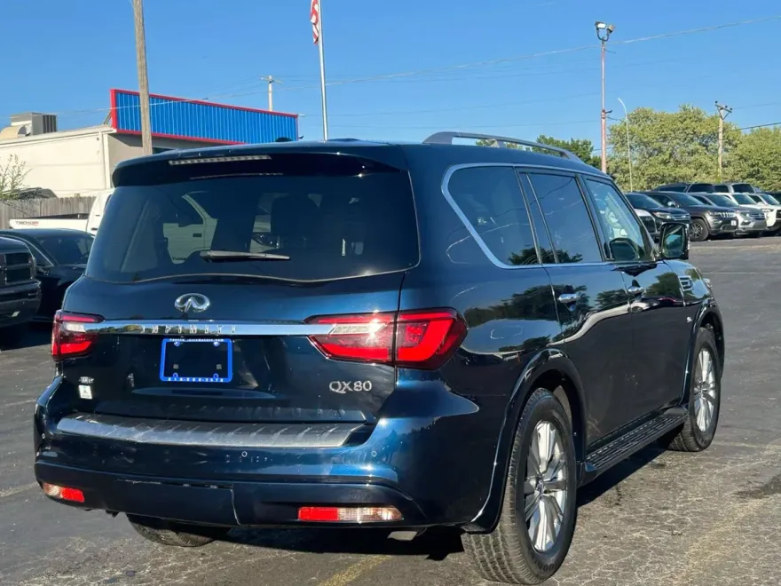 2020 Infiniti QX80 Luxe photo 1