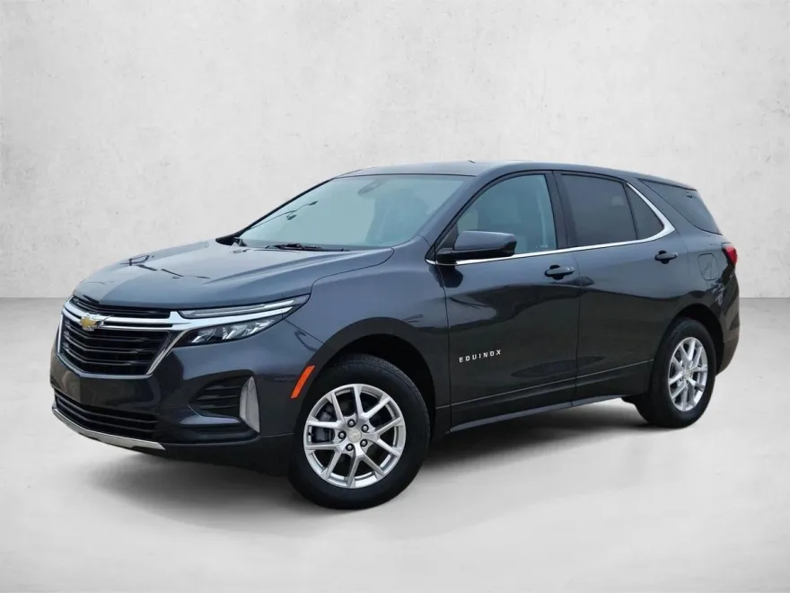 2023 Chevrolet Equinox LT photo 1