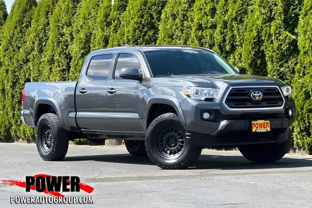 2019 Toyota Tacoma 4x4 SR5 photo 1