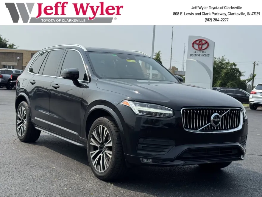 2022 Volvo XC60 B5 Momentum photo 1