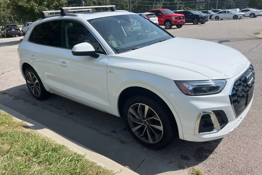 2022 Audi Q5 45 S line Premium photo 1