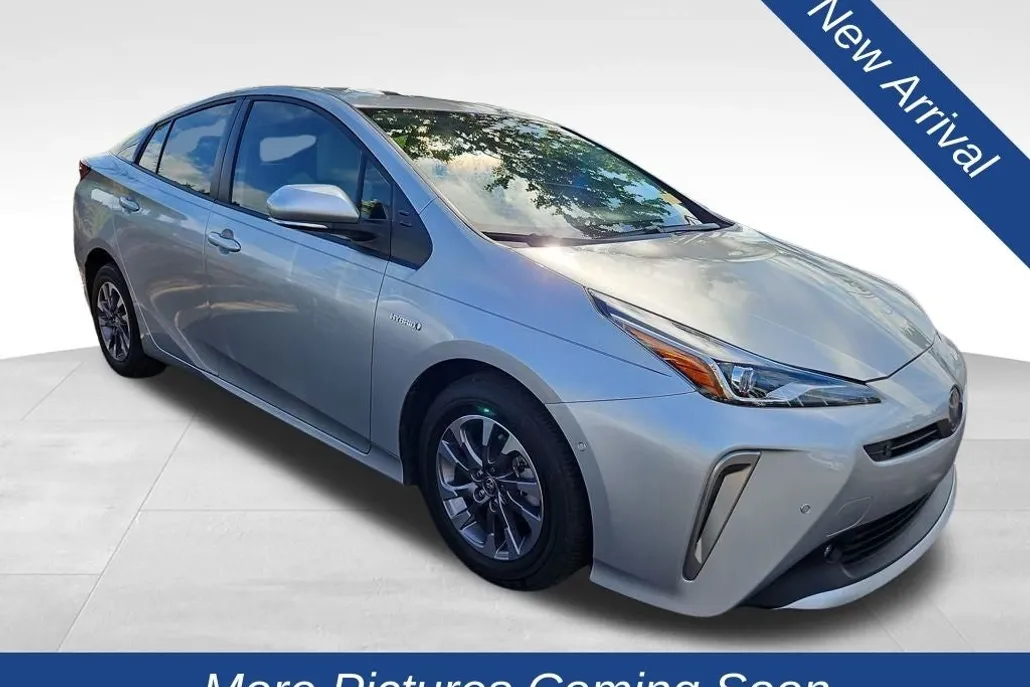 2022 Toyota Prius XLE photo 1