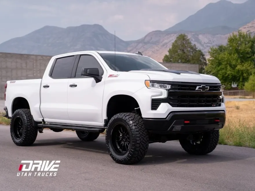 2023 Chevrolet Silverado 1500 LT Trail Boss photo 1