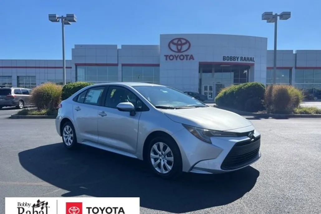 2026 Toyota Corolla LE photo 1