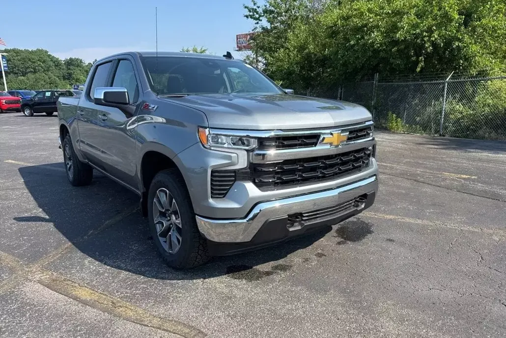 2025 Chevrolet Silverado 1500 LT photo 1