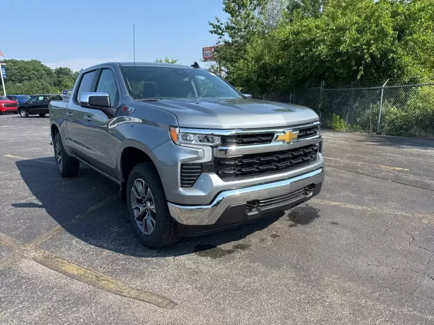 2025 Chevrolet Silverado 1500 LT photo 1