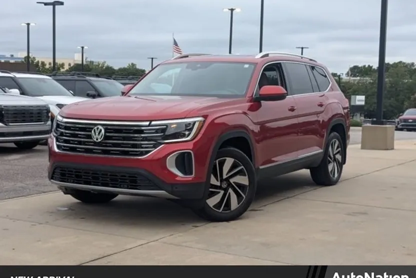 2024 Volkswagen Atlas SEL photo 1