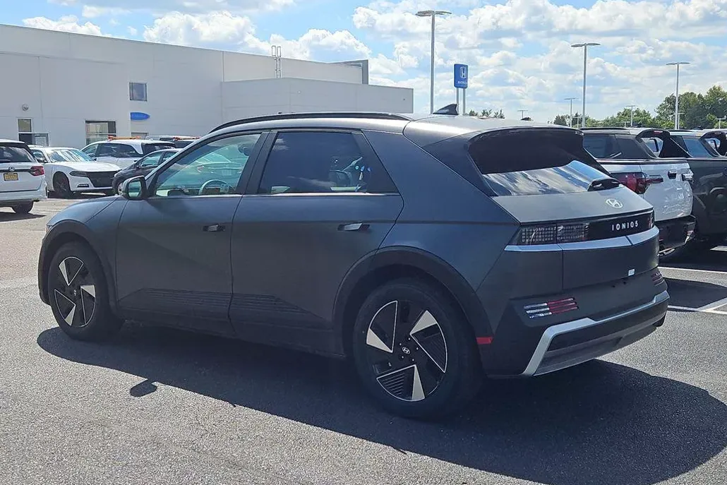2025 Hyundai Ioniq 5 SEL photo 1