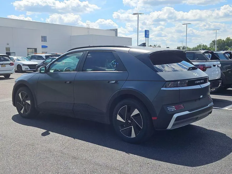 2025 Hyundai Ioniq 5 SEL photo 1