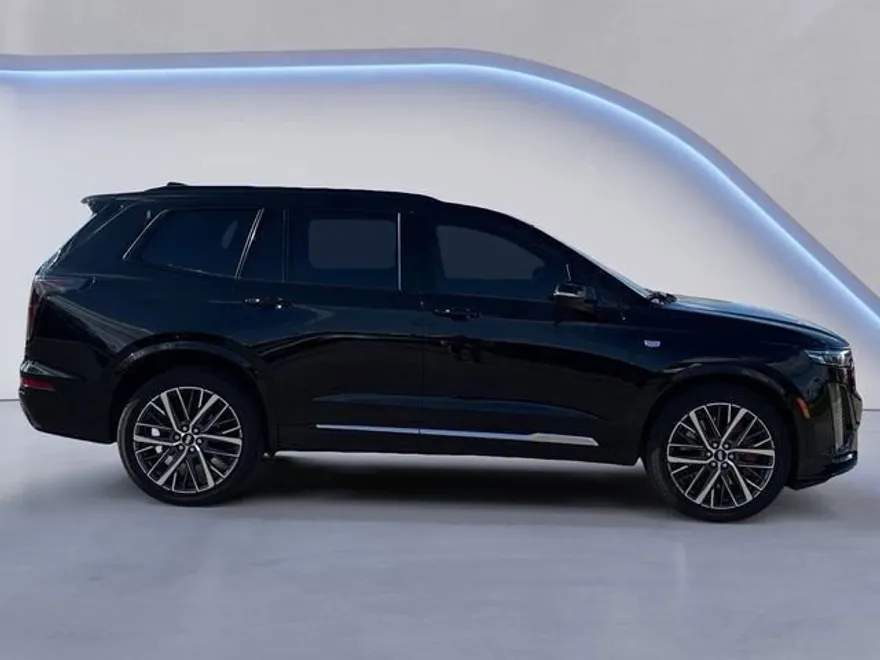 2024 Cadillac XT6 Sport photo 1