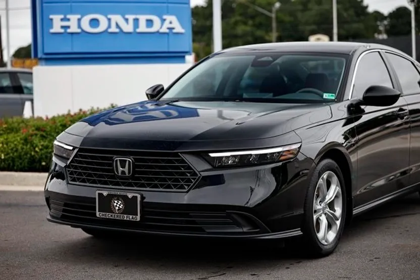 2024 Honda Accord LX photo 1