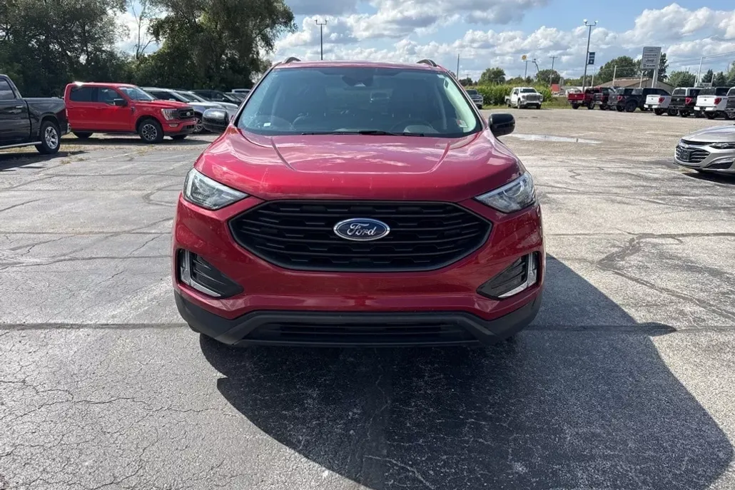2022 Ford Edge SEL photo 1
