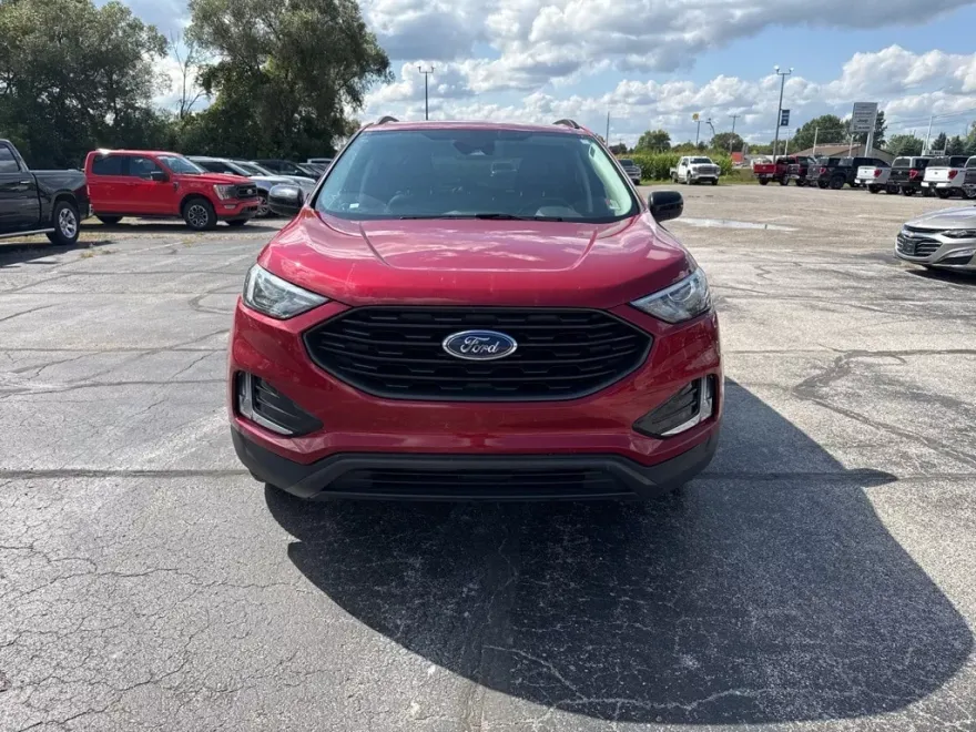 2022 Ford Edge SEL photo 1