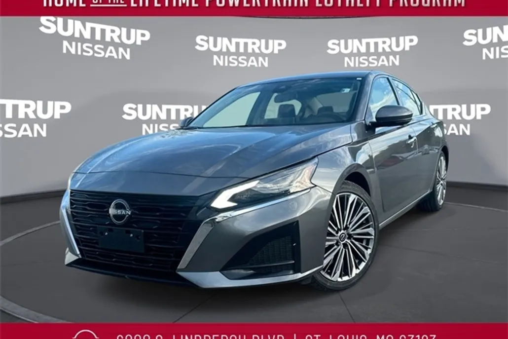 2023 Nissan Altima 2.5 SL photo 1