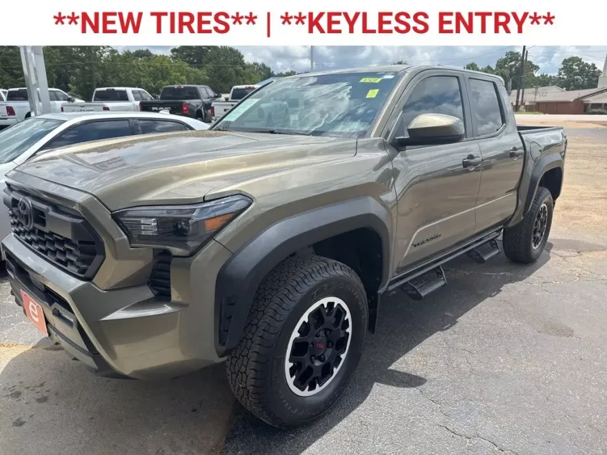 2024 Toyota Tacoma TRD Off-Road photo 1