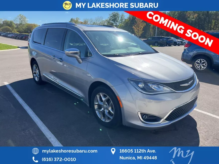 2018 Chrysler Pacifica Limited photo 1