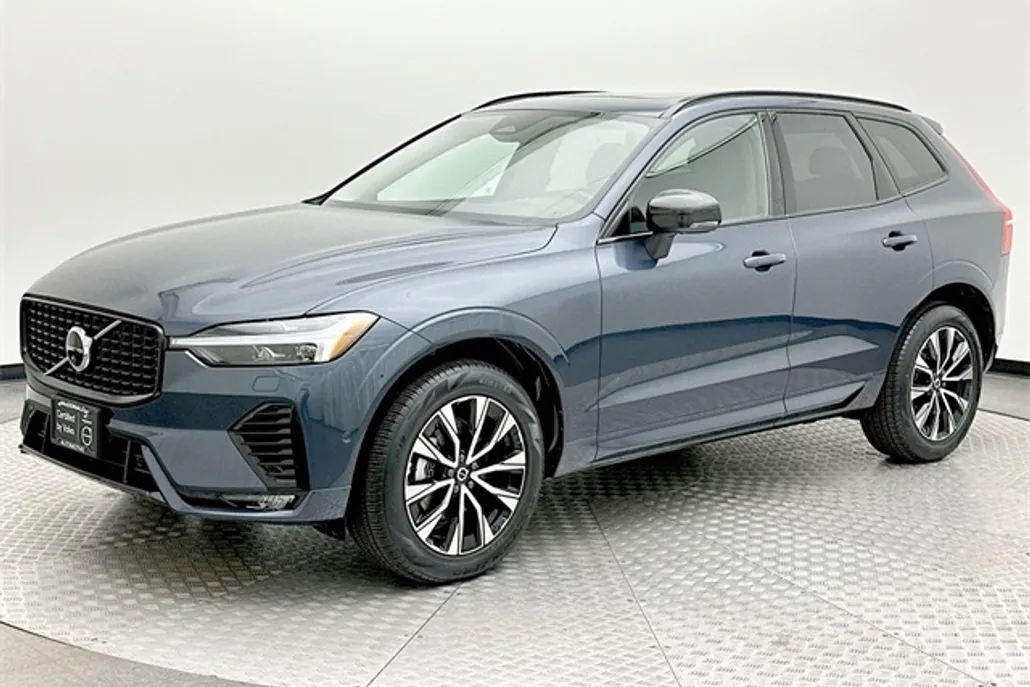 2025 Volvo XC60 B5 Plus photo 1