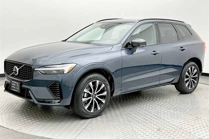 2025 Volvo XC60 B5 Plus photo 1