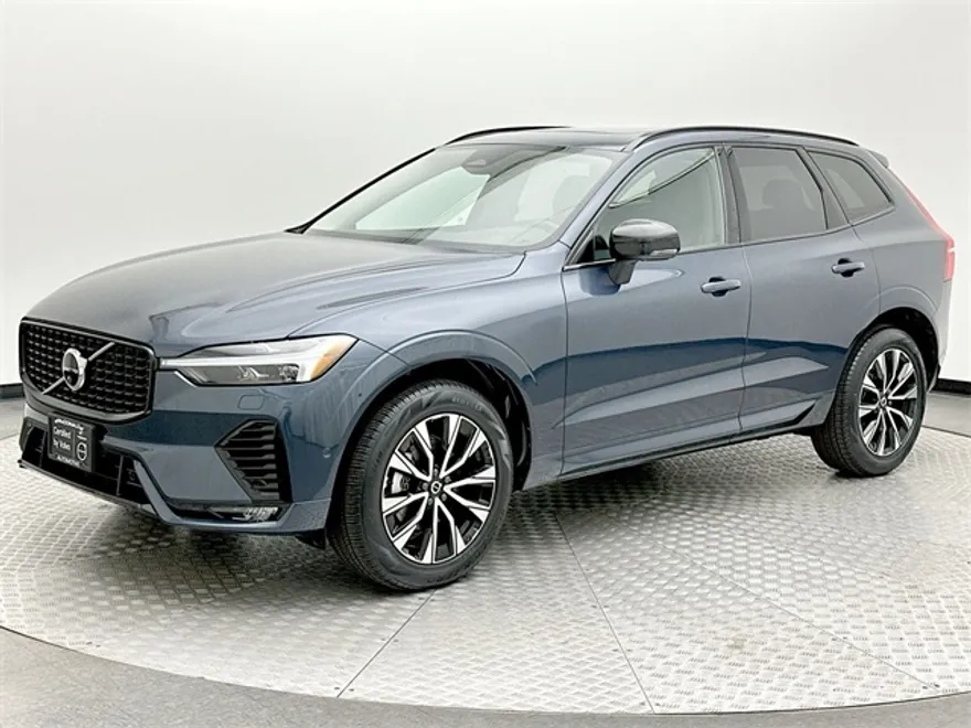 2025 Volvo XC60 B5 Plus photo 1