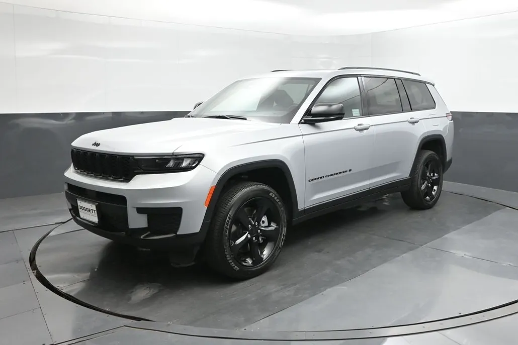 2025 Jeep Grand Cherokee Altitude X photo 1