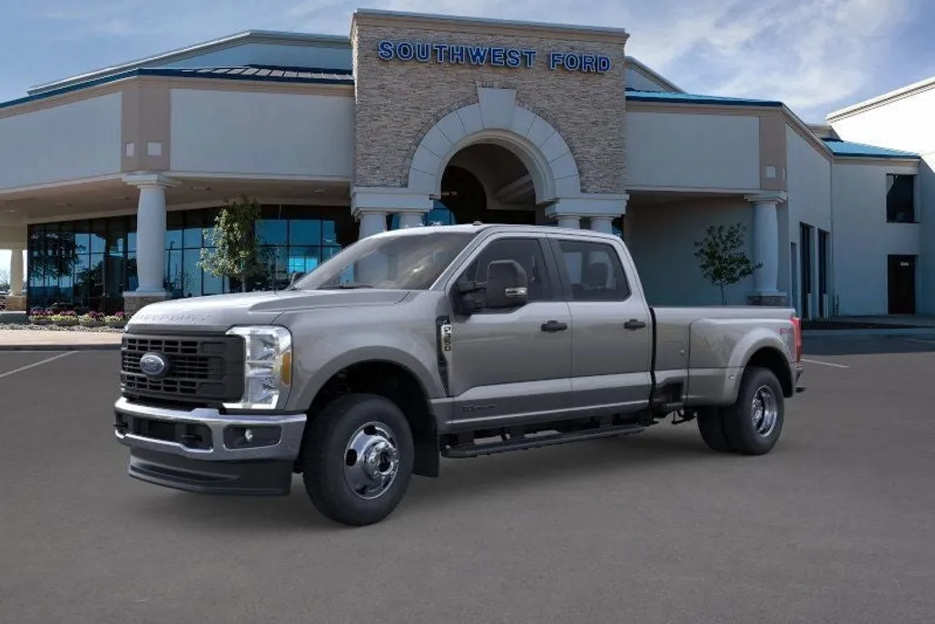2025 Ford F-350 photo 1